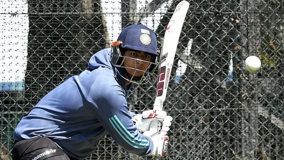 India Bowls Unchanged, NZ Swaps Three Spinners: The Wicket Hunt Begins